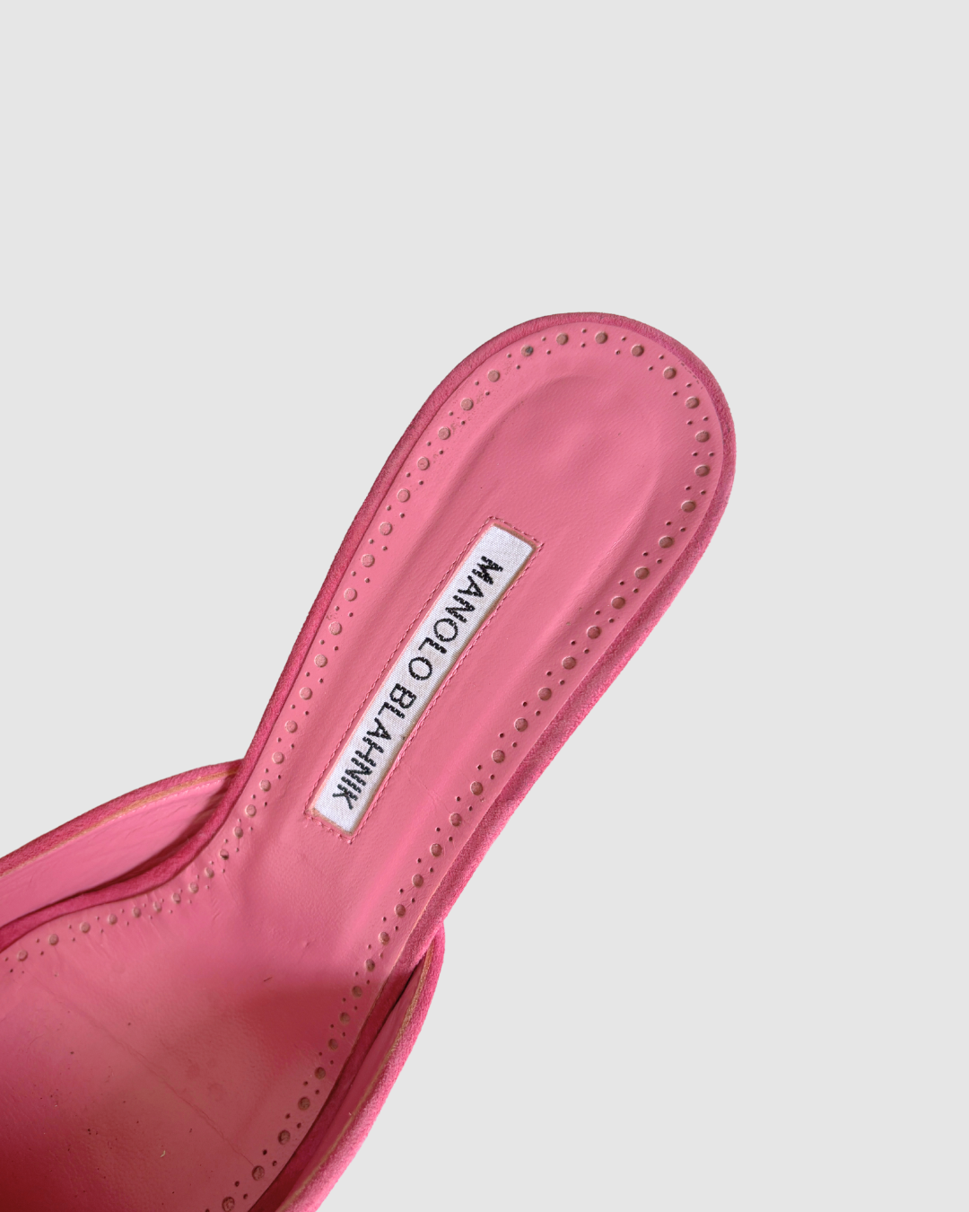 Manolo Blahnik Maysale mules en pink suede