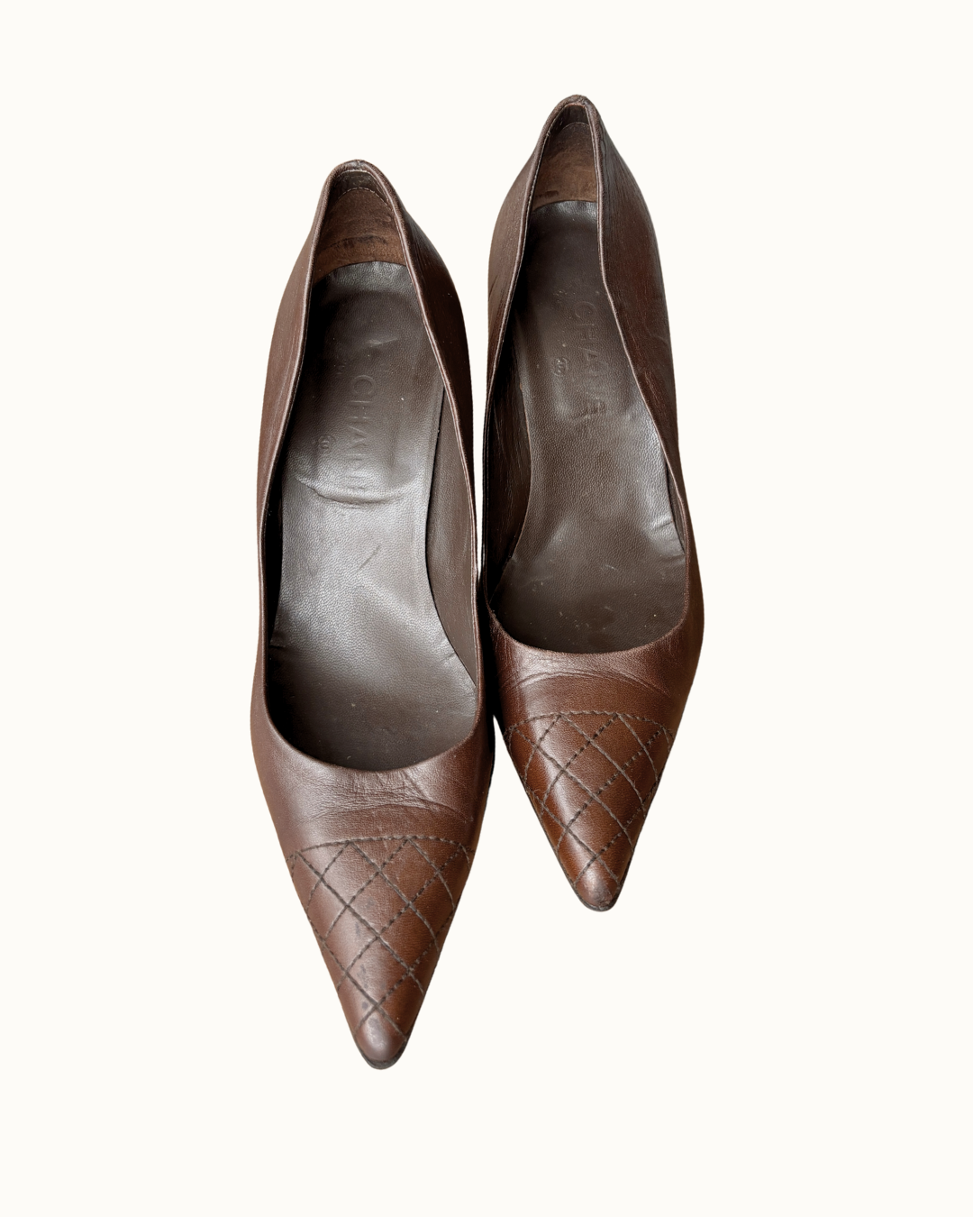 Chanel Interlocking CC Logo Leather Pumps
