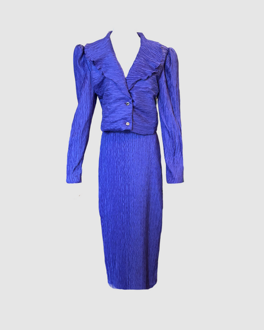 Set morado de saco y falda con textura