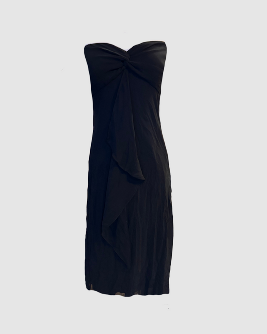 Vestido midi negro strapless
