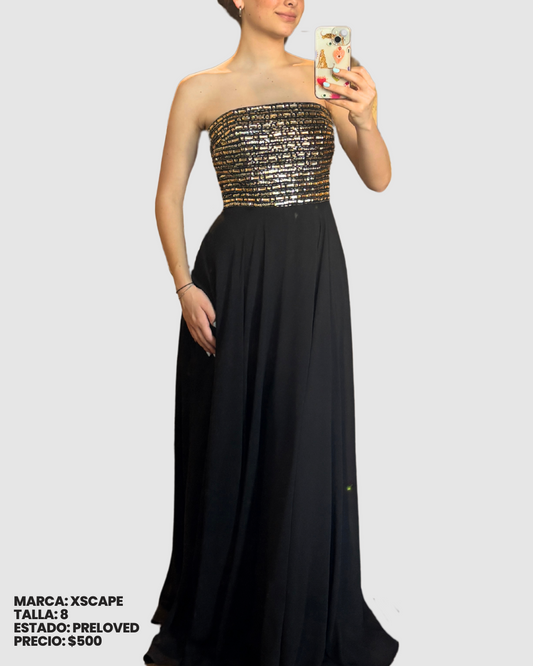 Vestido largo negro strapless con pedrería
