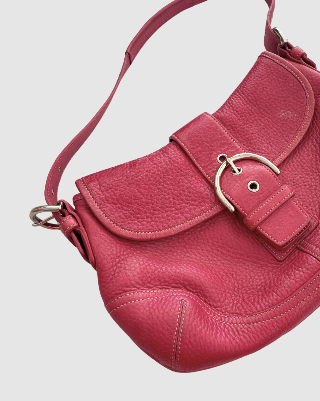 Bolsa mediana roja de piel