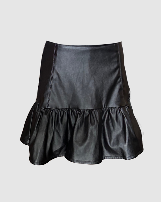 Falda mini negra de faux leather