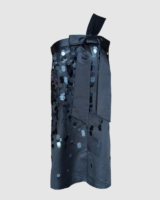Vestido corto negro asimétrico con lentejuelas