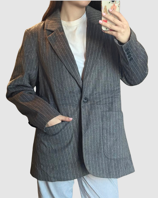 Blazer over-sized gris oscuro de pin stripes