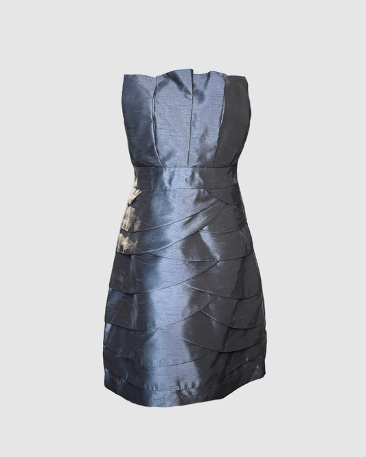 Vestido corto gris strapless