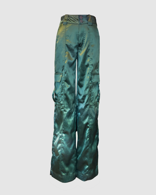 Pantalones verdes cargo satinados