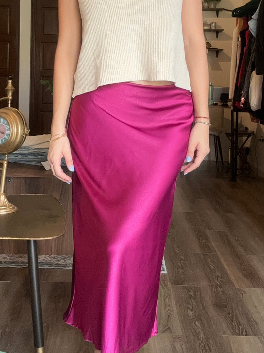 Falda midi rosa satinada