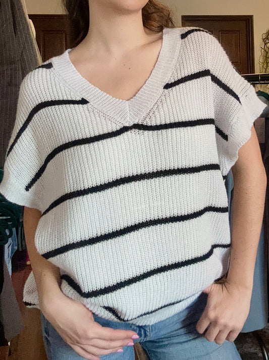 Blusa blanca con rayas negras knitted