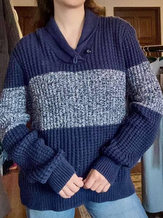 Suéter azul marino estilo 'grandpa'
