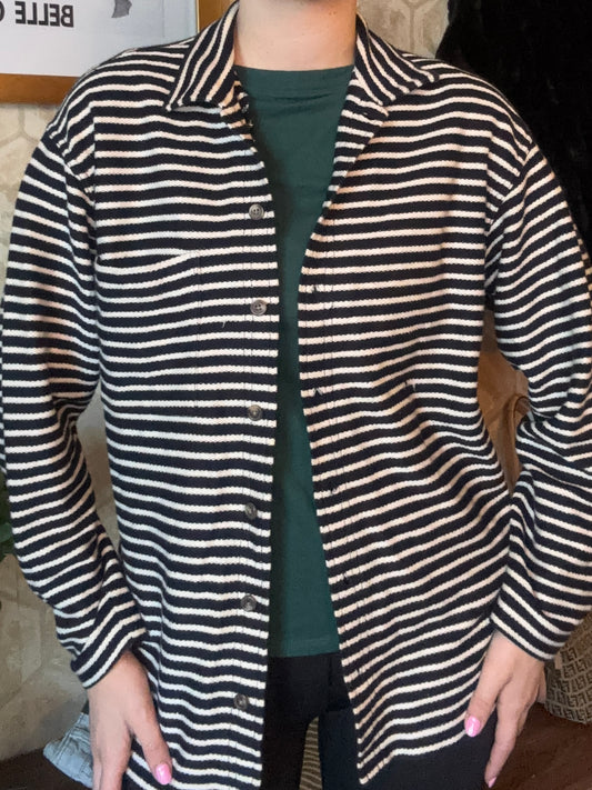 Camisa azul y blanco de rayas