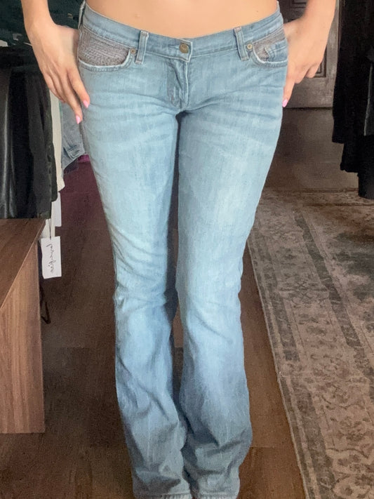 Jeans con diseño low-waisted