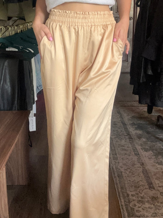 Pantalones beige satinados