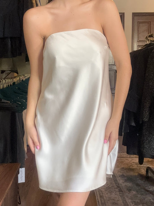 Vestido corto blanco strapless