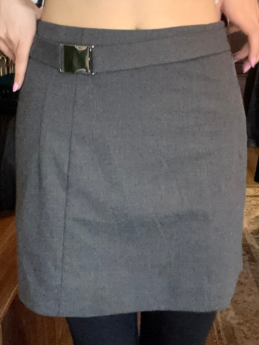 Falda mini gris con cinto