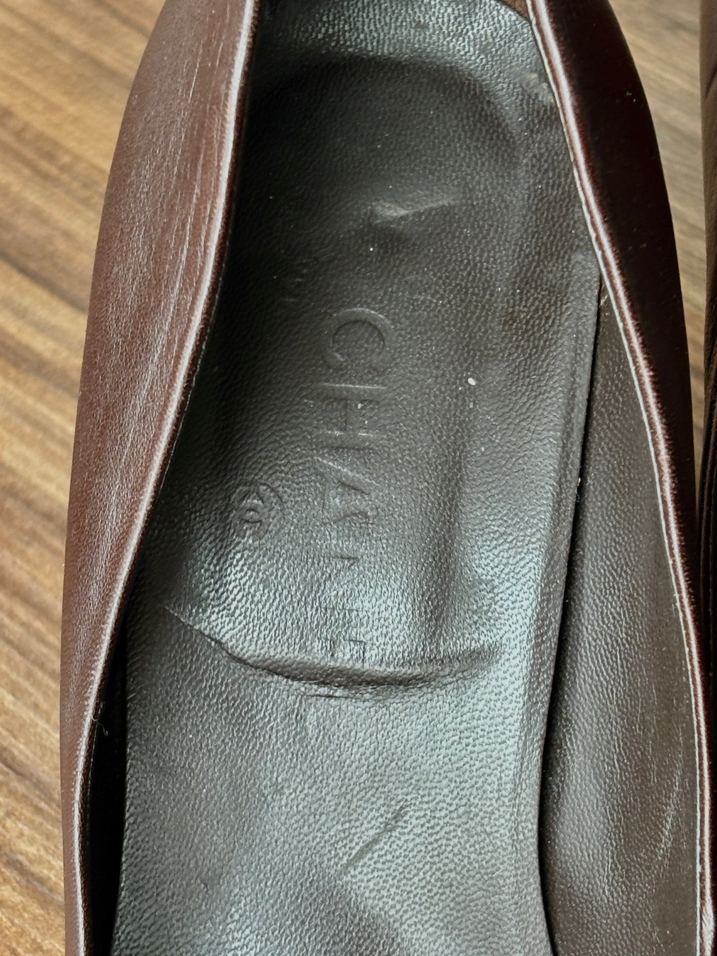 Chanel Interlocking CC Logo Leather Pumps